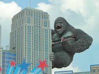 Gorillaonbuilding2 - HOLLYWOOD STARS COME TO LIFE AT THE HOLLYWOOD WAX MUSEUM