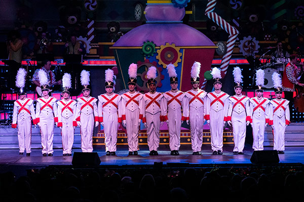 smoky mountain opry toy soldiers - GET IN THE HOLIDAY SPIRIT AT THE SMOKY MOUNTAIN OPRY!