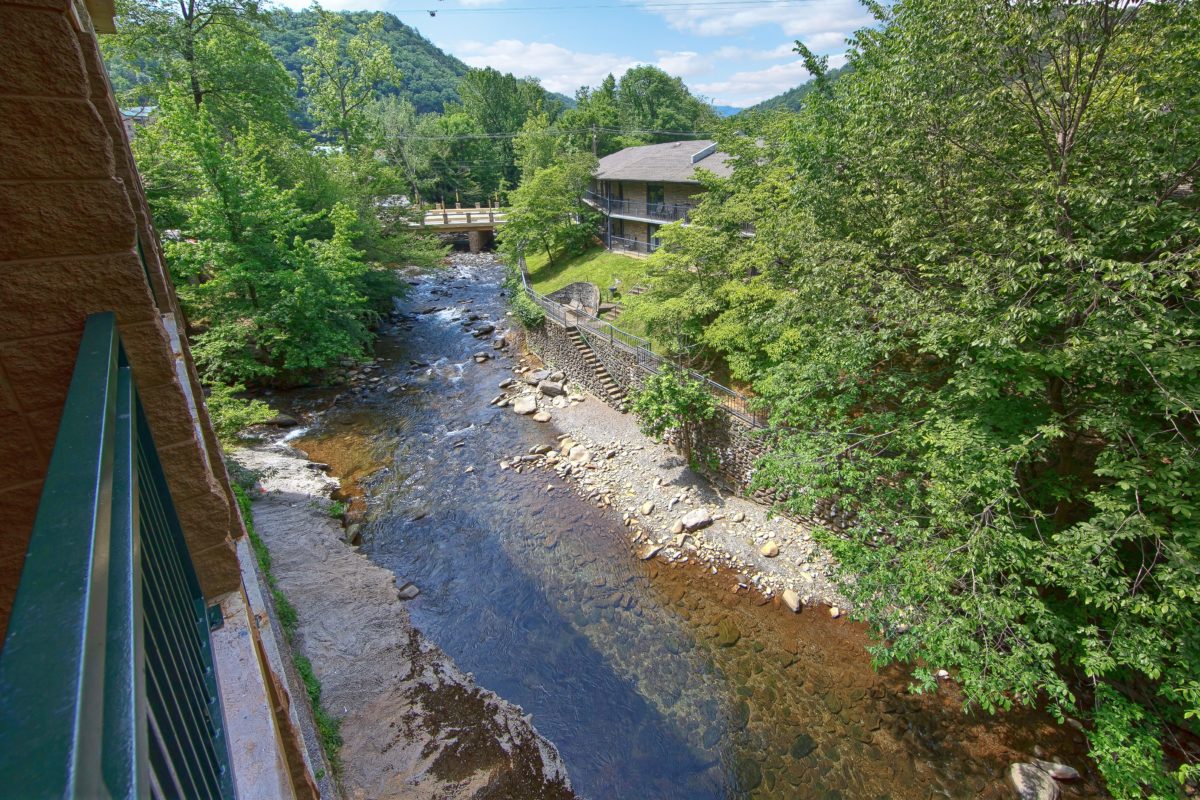 Old Creek Lodge Gatlinburg Tennessee - Best Read Guide Smoky Mountains